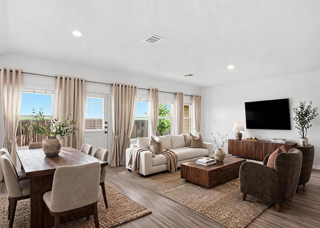 Building Photo - 4 Bedroom Home with Open Layout and Refrigerator Included