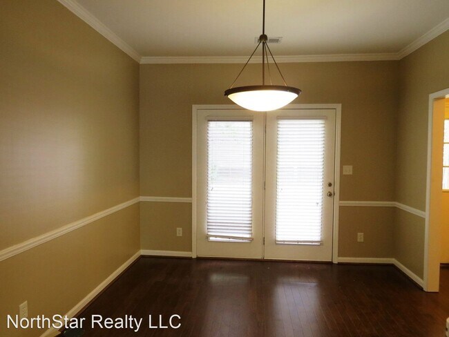 Building Photo - 2 br, 2.5 bath House - 1894 Huntington Rd