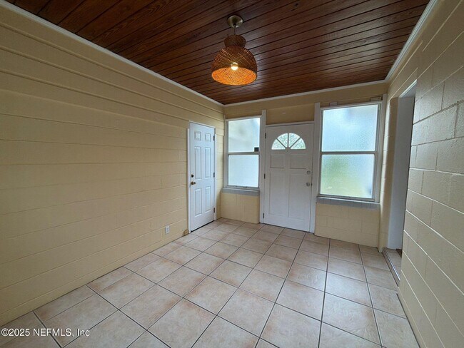 Foto del edificio - 1359 Stimson St