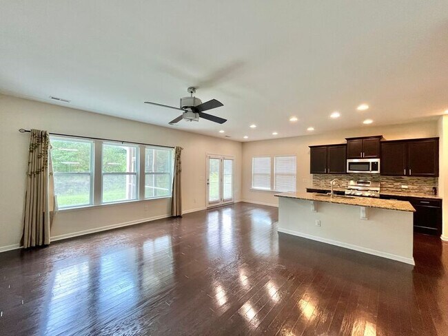 Foto del edificio - 823 Poplar St