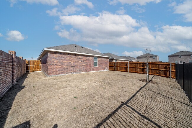 Foto del edificio - 14004 Birch Farm Dr