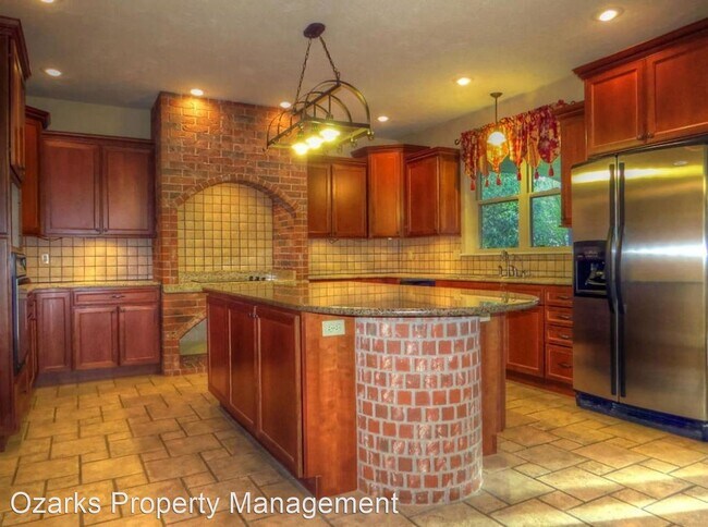 Building Photo - 5 br, 3 bath House - 150 WOODLAND HILLS DRIVE