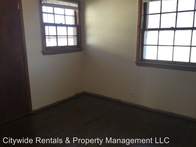 Foto del edificio - 8655 W Fond Du Lac Ave