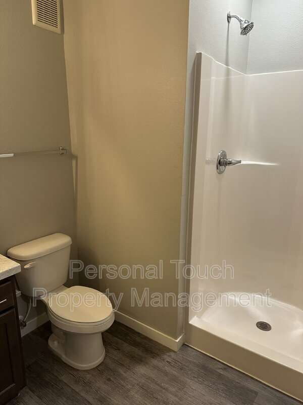 Foto del edificio - 600 8th St S