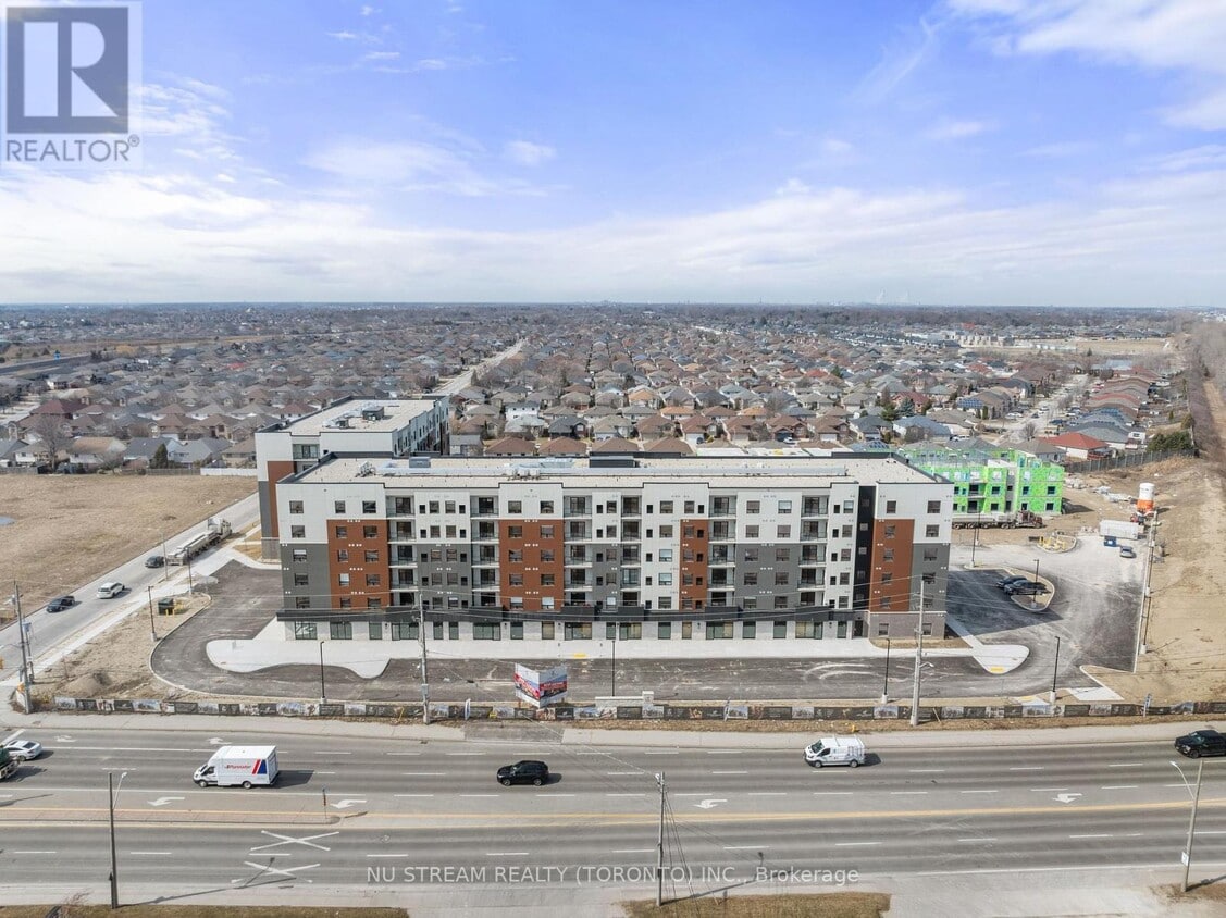 Photo principale - 4775-4775 Walker Rd