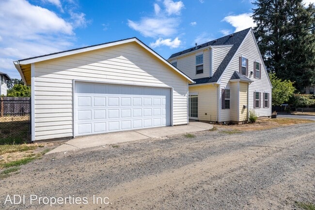 Foto del edificio - 4 br, 3 bath House - 1120 Elm Street