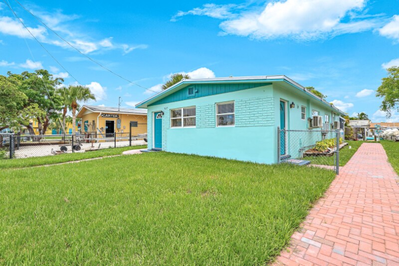 Primary Photo - 527 Goodland Dr