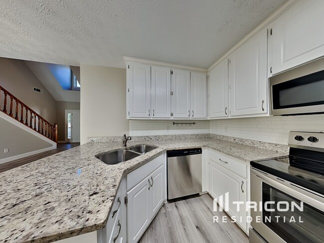 Building Photo - 1029 Matthews Way
