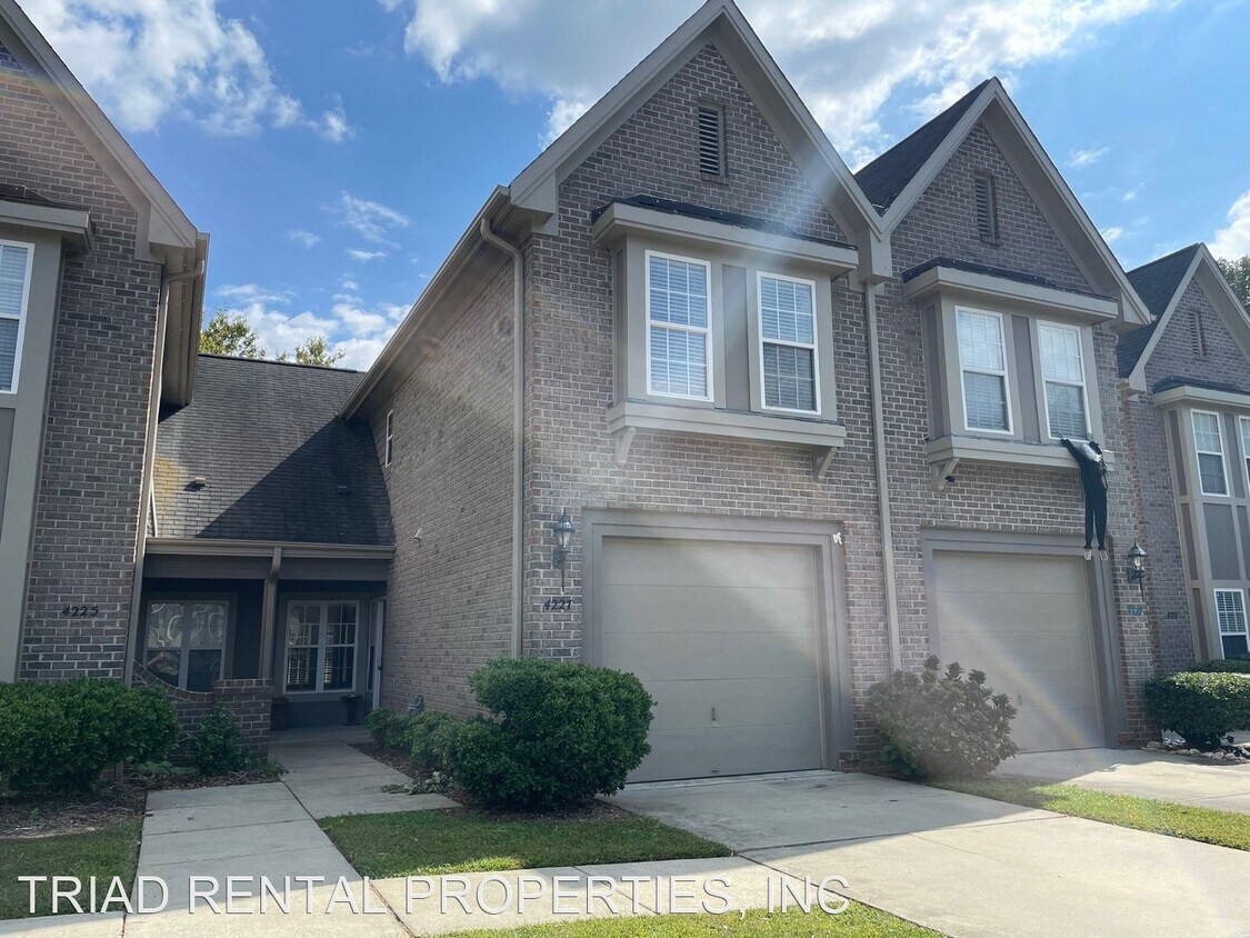 2 br, 2.5 bath House 4227 BENTLEY DR House Rental in Randleman, NC