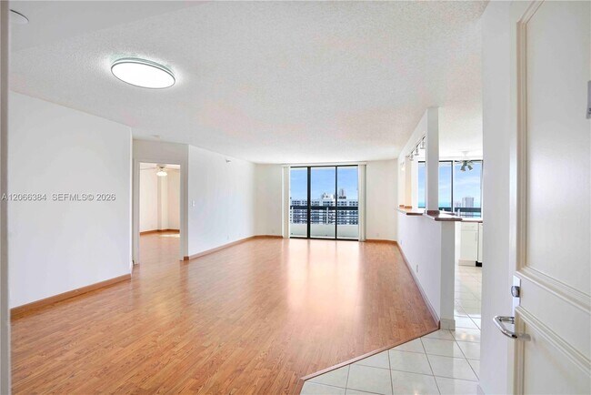 Building Photo - 3530 Mystic Pointe Dr