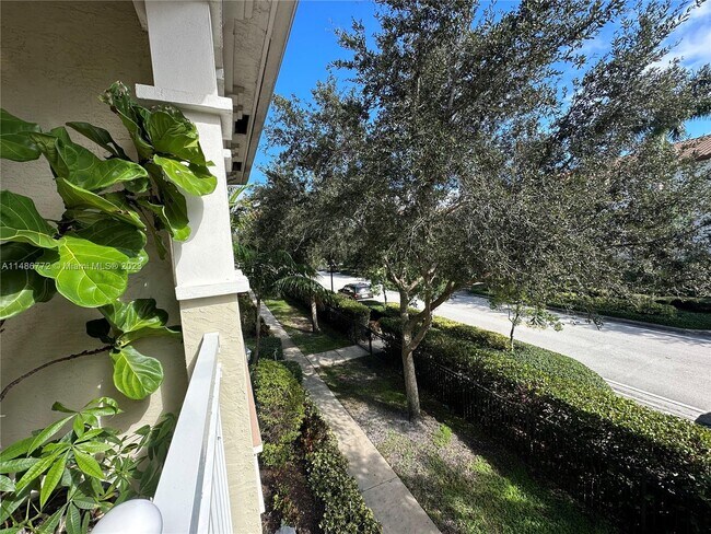 Building Photo - 2915 Cascada Isle Way