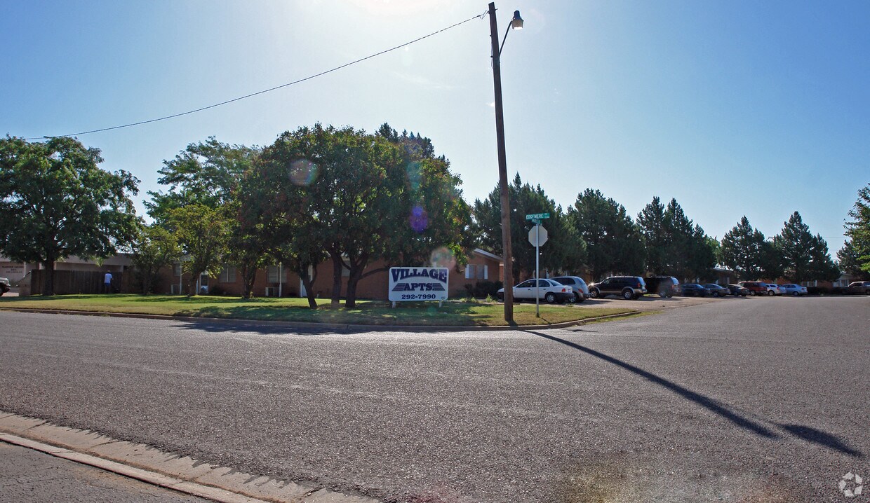 Foto del edificio - Village Apartments