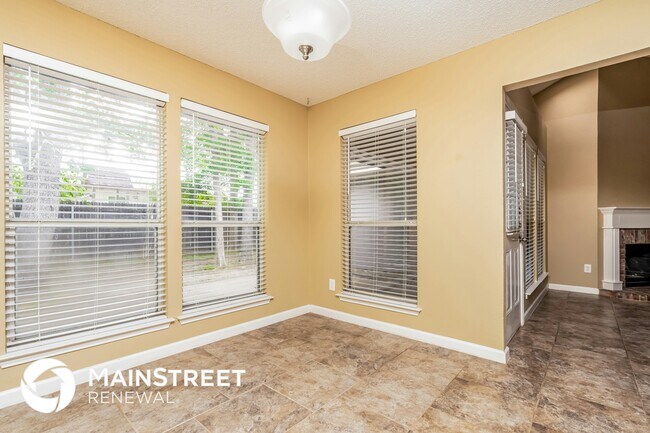 Foto del edificio - 1100 Stone Creek Dr
