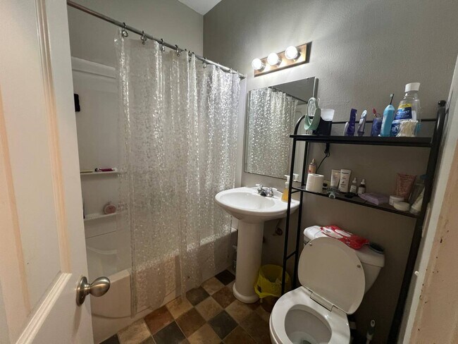 Foto del edificio - 844 E Gorham St