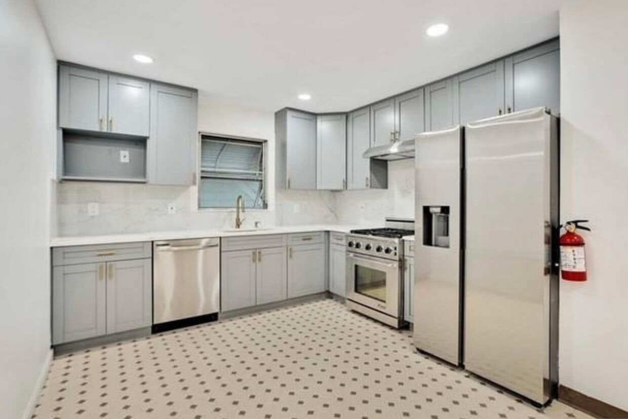Photo - 6 Miller Ave (Elmwood Park, NJ)