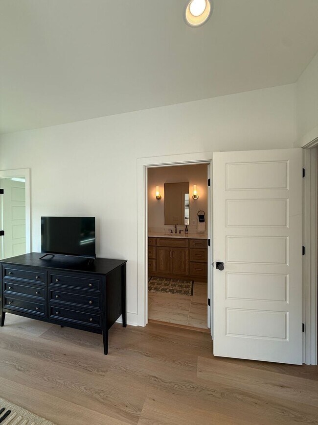 Foto del edificio - Awesome New Construction 5BR House Close t...