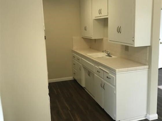 Building Photo - 715 E Providencia Ave