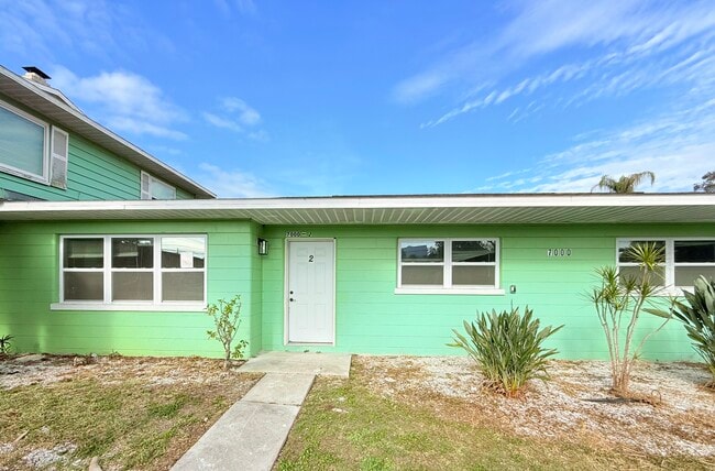 Building Photo - 7000 Hibiscus Ave S