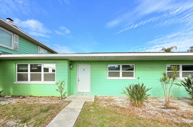 Foto del edificio - 7000 Hibiscus Ave S