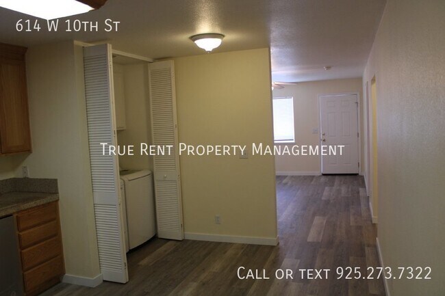 Foto del edificio - Updated 4 Bedroom, 2 Bath Single Family Ho...