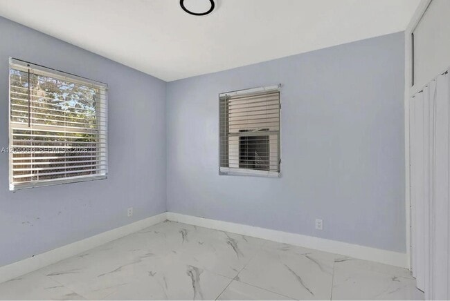 Photo - 1008 Elm Rd House