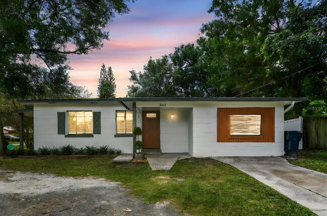 Building Photo - 2211 E Hanna Ave