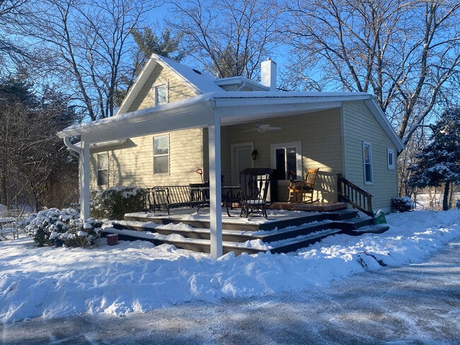 Building Photo - 5015 N Territorial Rd