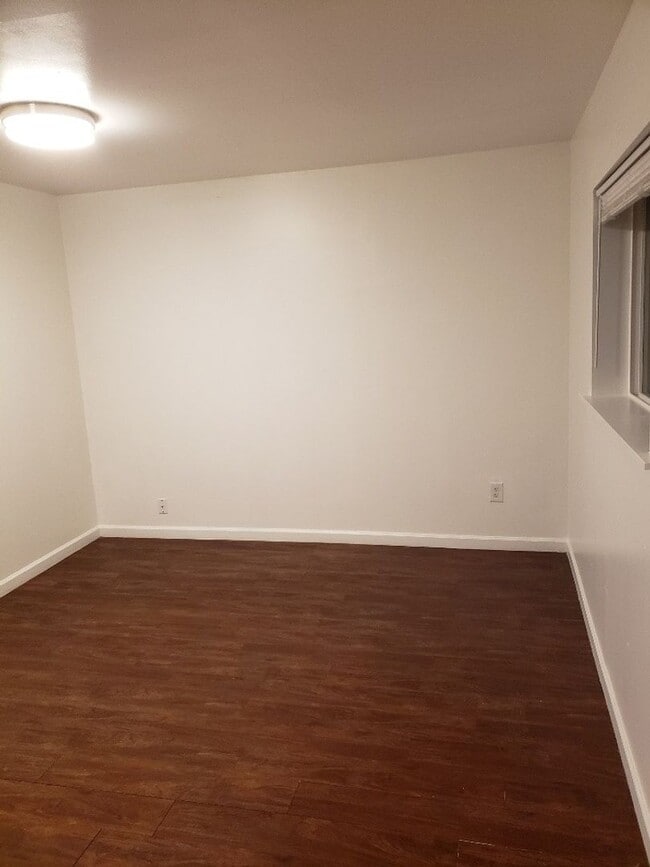 Building Photo - STATUS: AVAILABLE | R258A | $1095