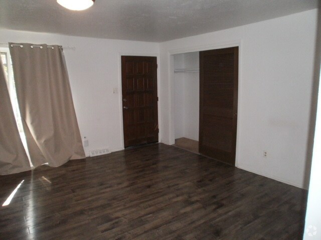 Building Photo - 9852 W 22nd Pl