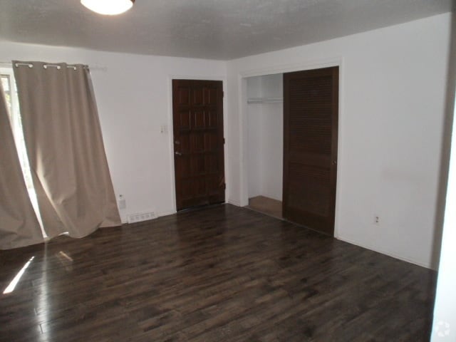 Building Photo - 9852 W 22nd Pl