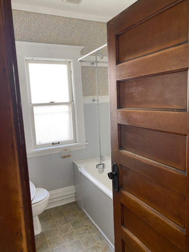 Foto del edificio - 5 Bedroom / 2 Bath in Dinkytown September ...