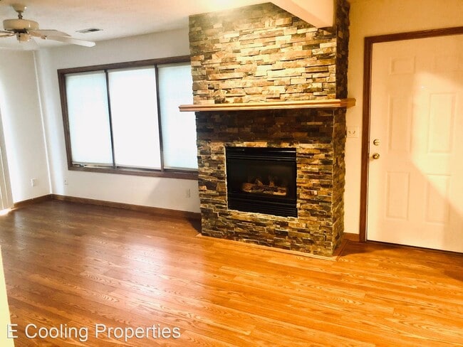 Building Photo - 2 br, 1 bath Apartment - 7250 N Alpine Rd