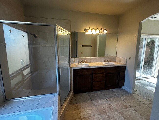 Foto del edificio - 3 Bedroom/2 Bath House available for rent in Arroyo Grande