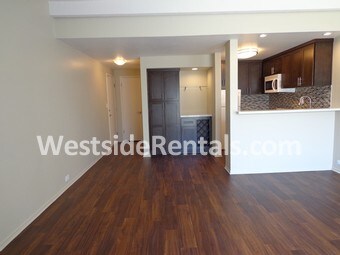 Primary Photo - 733 N Kings Rd