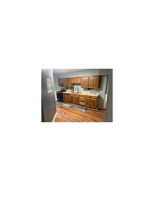 Kitchen with bathroom - 2255 Jackson St