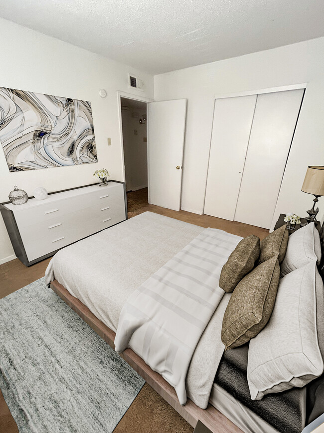 Building Photo - Villa Ciento Apartments