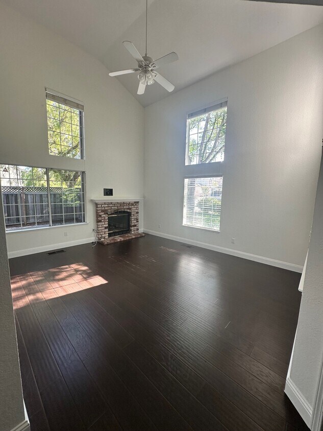 Foto principal - 11501 Treeline Pl