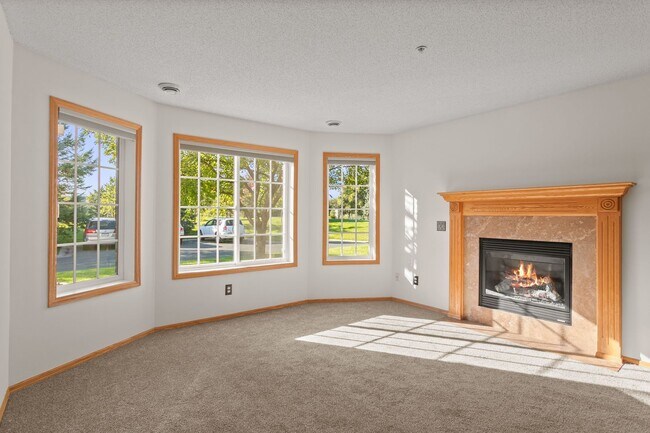 Foto del edificio - Available sept 01, 3bd, 2ba End Unit Town Home in Great Neighborhood