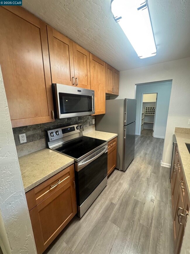 Building Photo - 1085 Murrieta Blvd