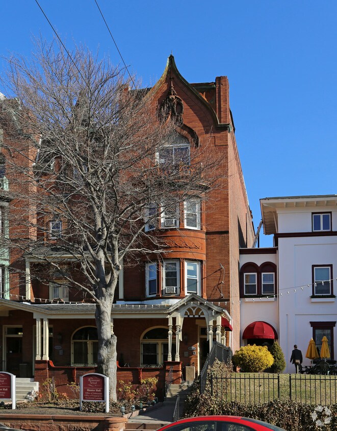 Primary Photo - Hunter Hall