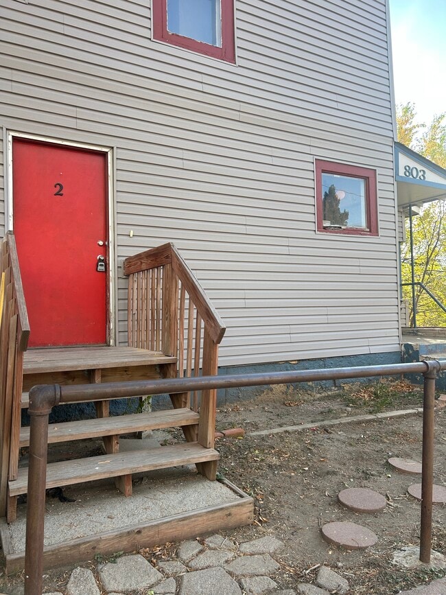 Building Photo - 803 E Kiowa St