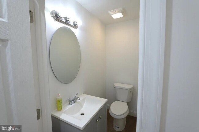 Foto del edificio - 2420 N Reese St