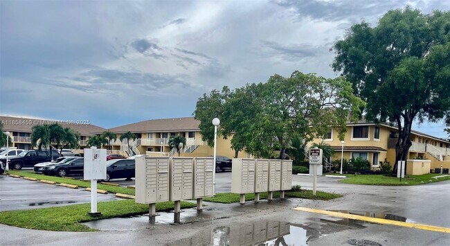 Foto del edificio - 500 NW 210th St