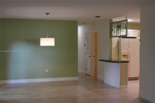 Foto del edificio - 4851 Southwest 57th Avenue, Miami, FL 3315...