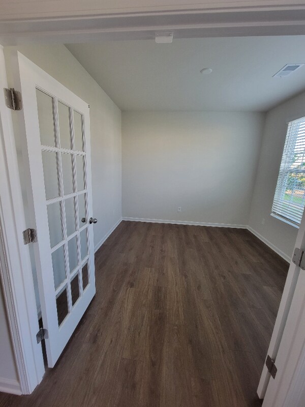 Foto del edificio - 15760 Country House St