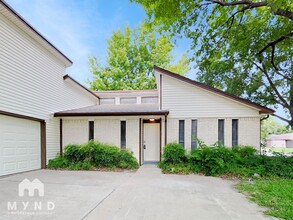 Building Photo - 10631 Plum Lake Dr