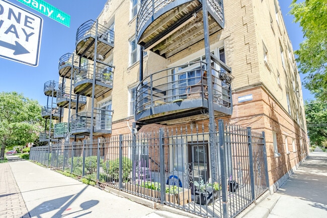 Building Photo - 3100 W Addison St