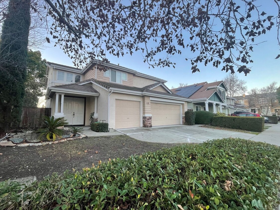 Wonderful Home Close to Shopping and Public Transportation. - Wonderful Home Close to Shopping and Public Transportation.