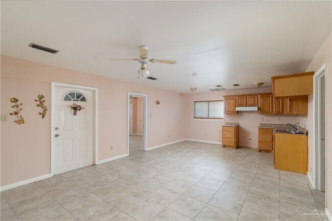 Foto del edificio - 17 Village Square