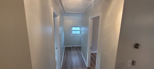 Hallway to front entrance - 76 Goldsmith Ave